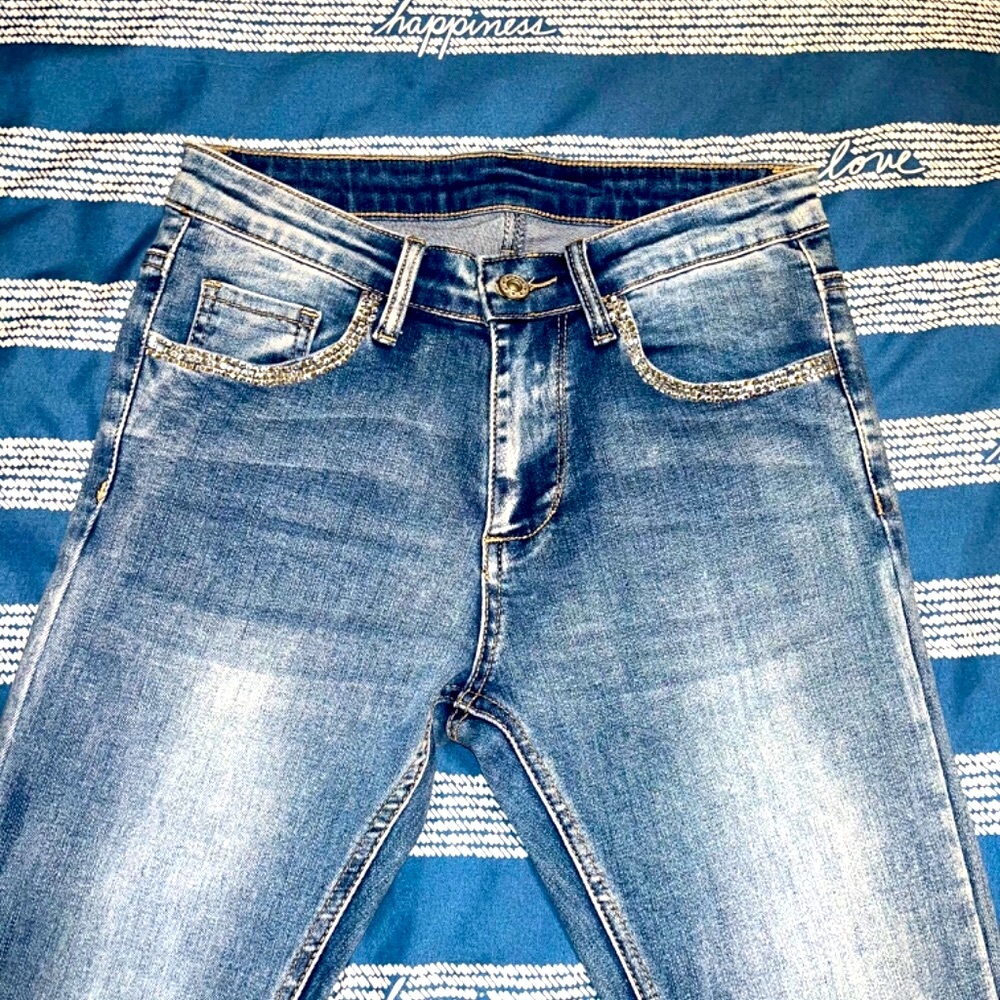Jeans with diamonds flare NWOT - Picture 7 of 11